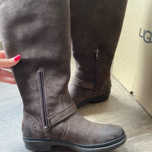 UGG boots - Picture 3 of 6